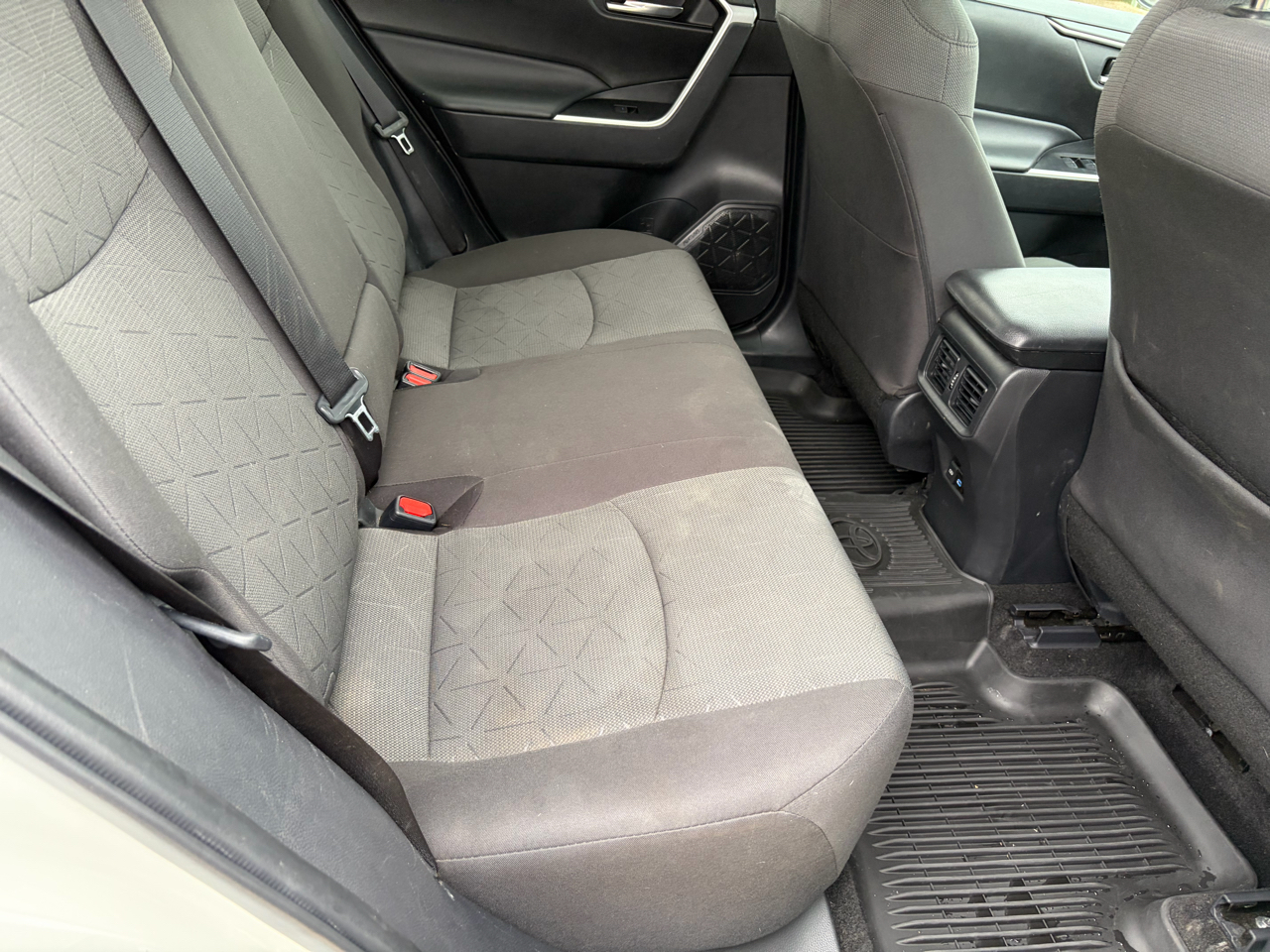 Toyota RAV4 XLE 2022