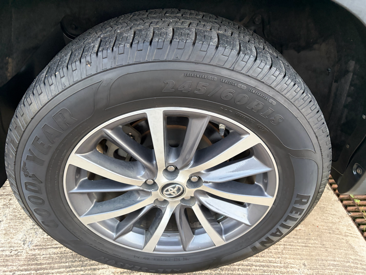 Toyota Highlander XLE 2WD 2017