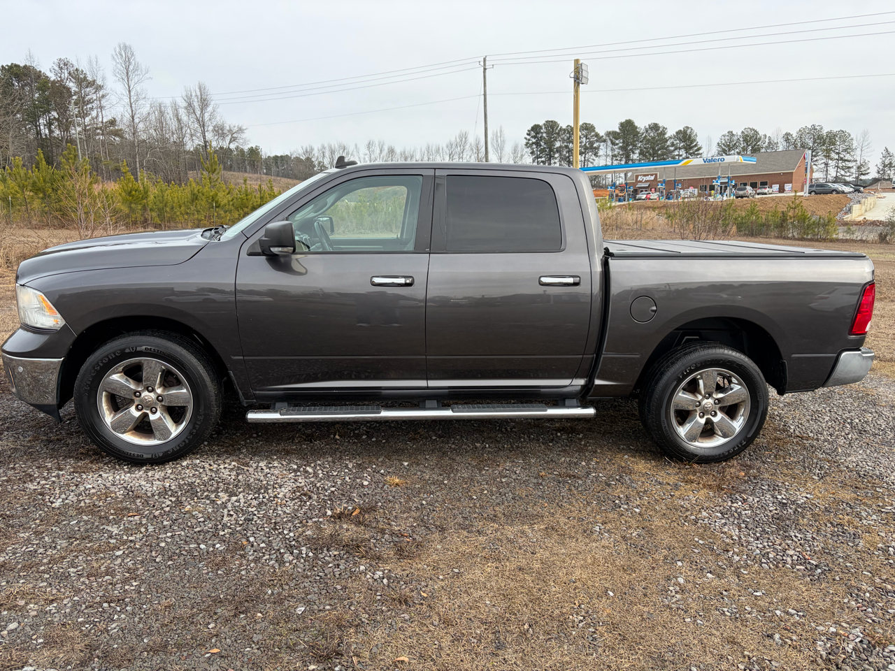 RAM 1500 SLT Crew Cab SWB 4WD 2016