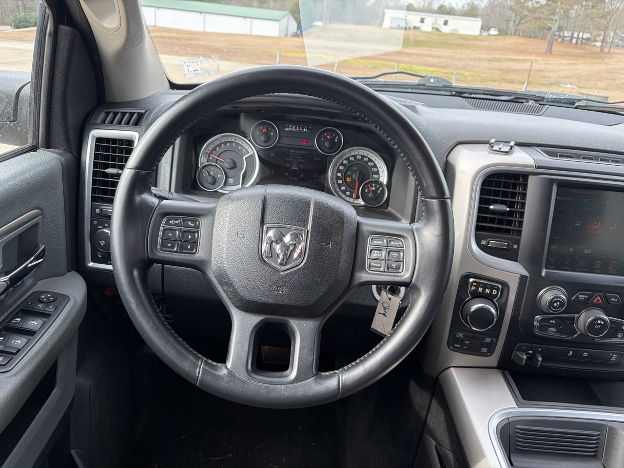 RAM 1500 SLT Crew Cab SWB 4WD 2016