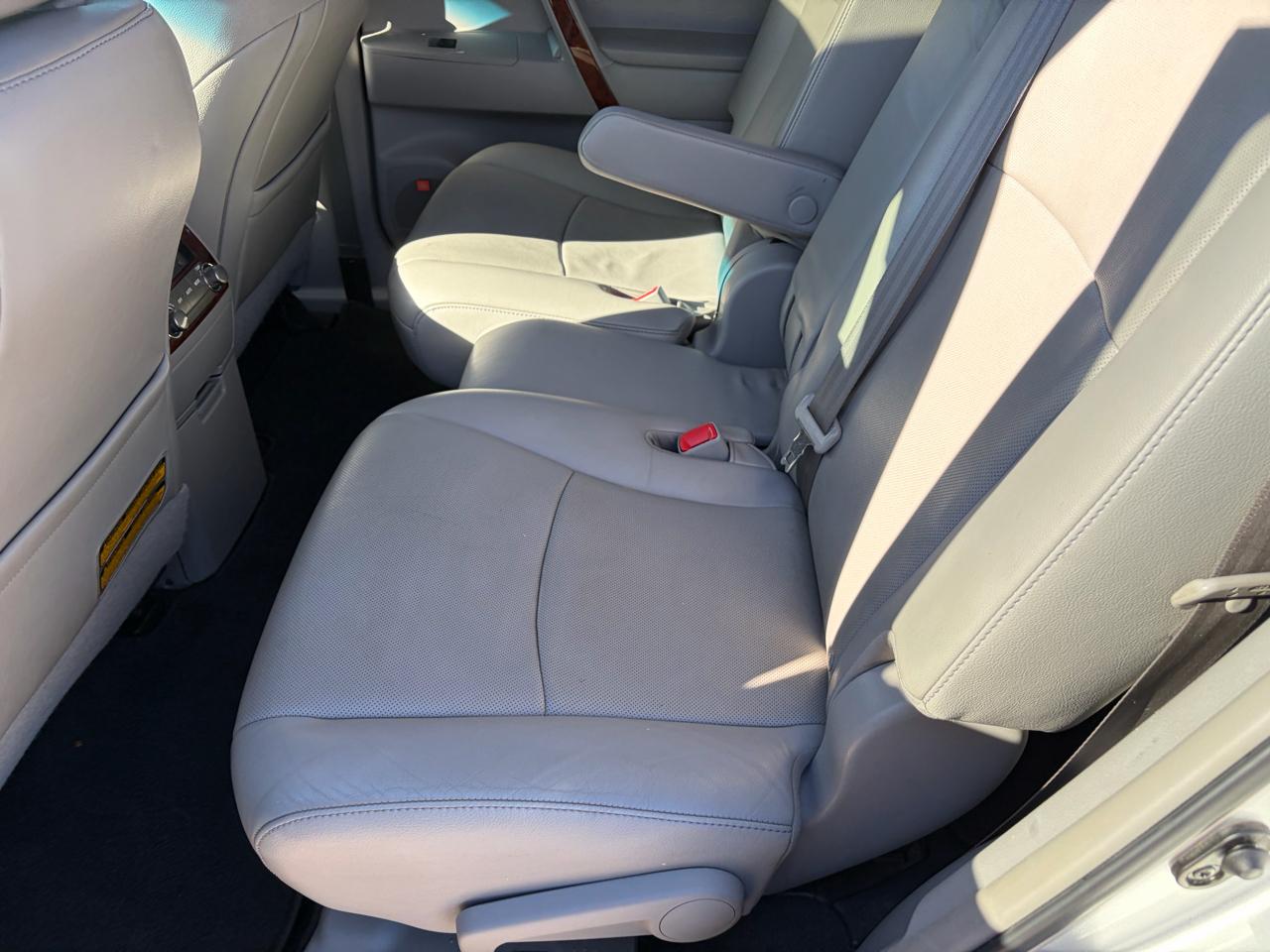 Toyota Highlander Limited 2WD 2013