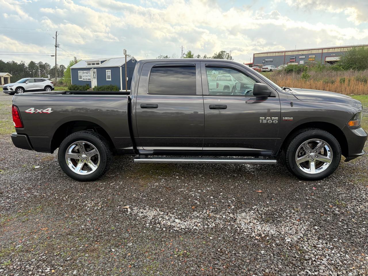 RAM 1500 Tradesman Crew Cab SWB 4WD 2018