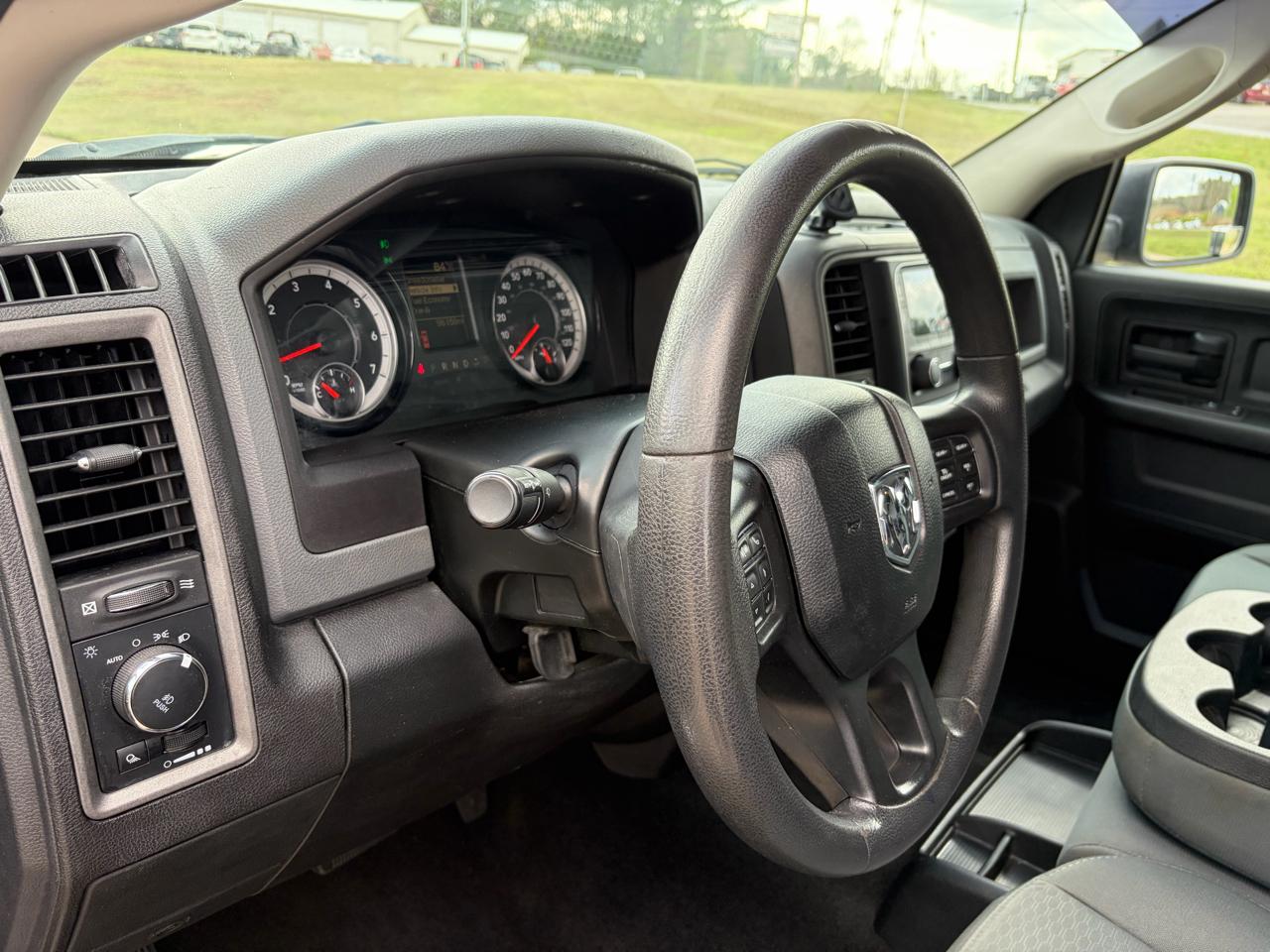 RAM 1500 Tradesman Crew Cab SWB 4WD 2018