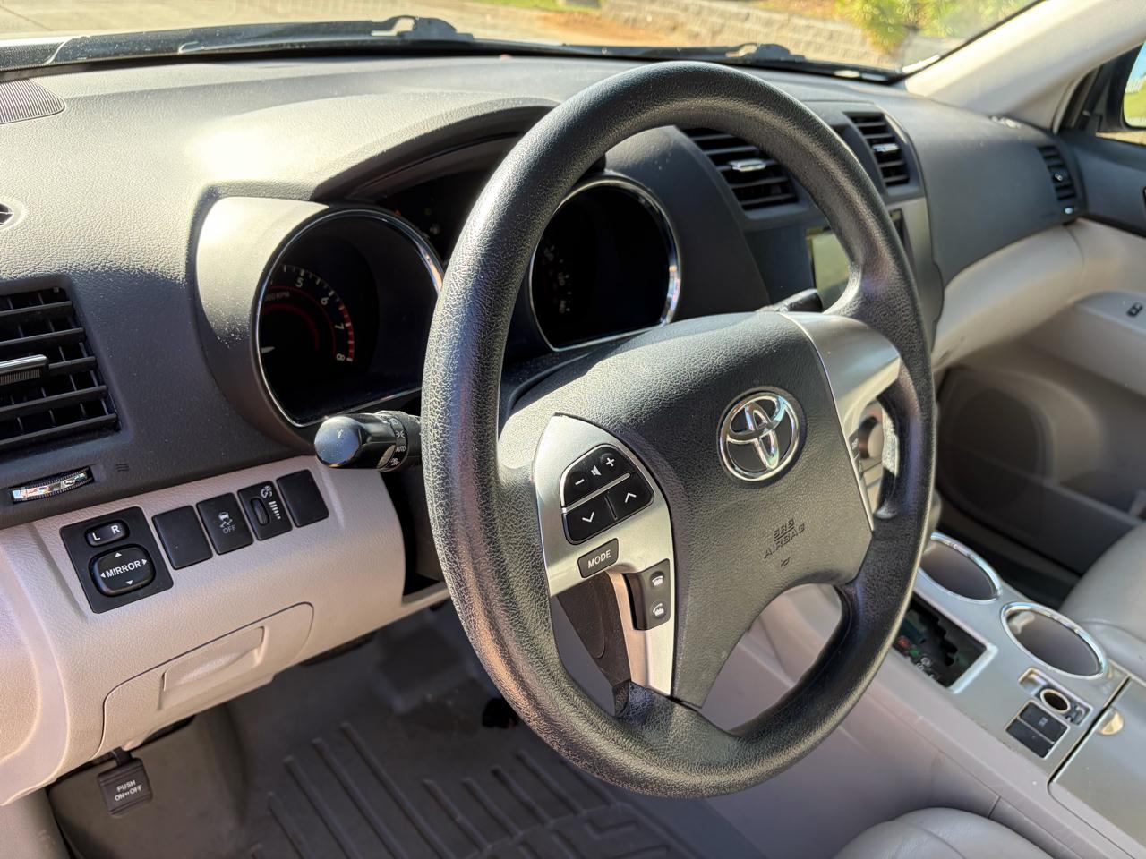 Toyota Highlander  2012