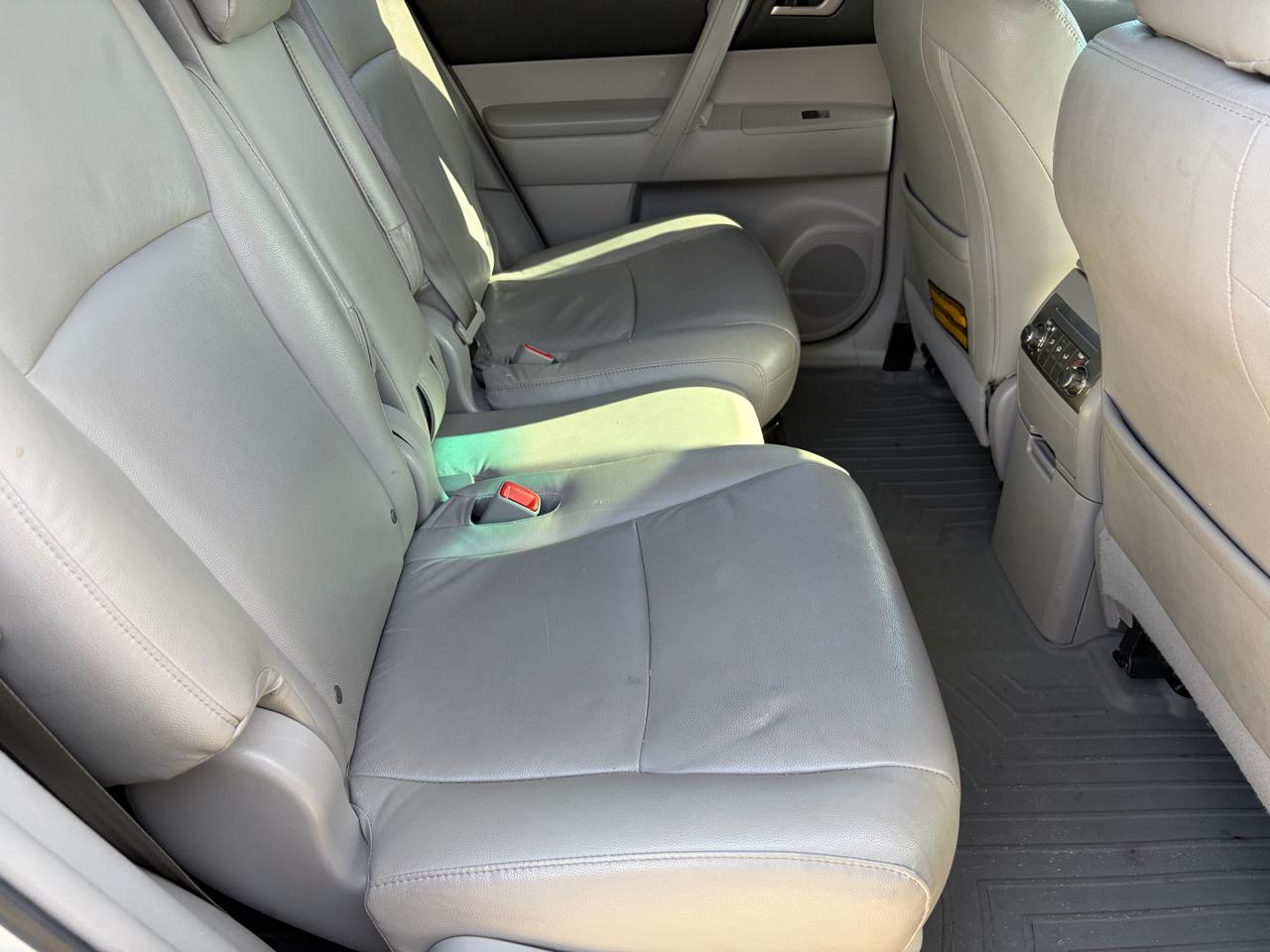 Toyota Highlander  2012