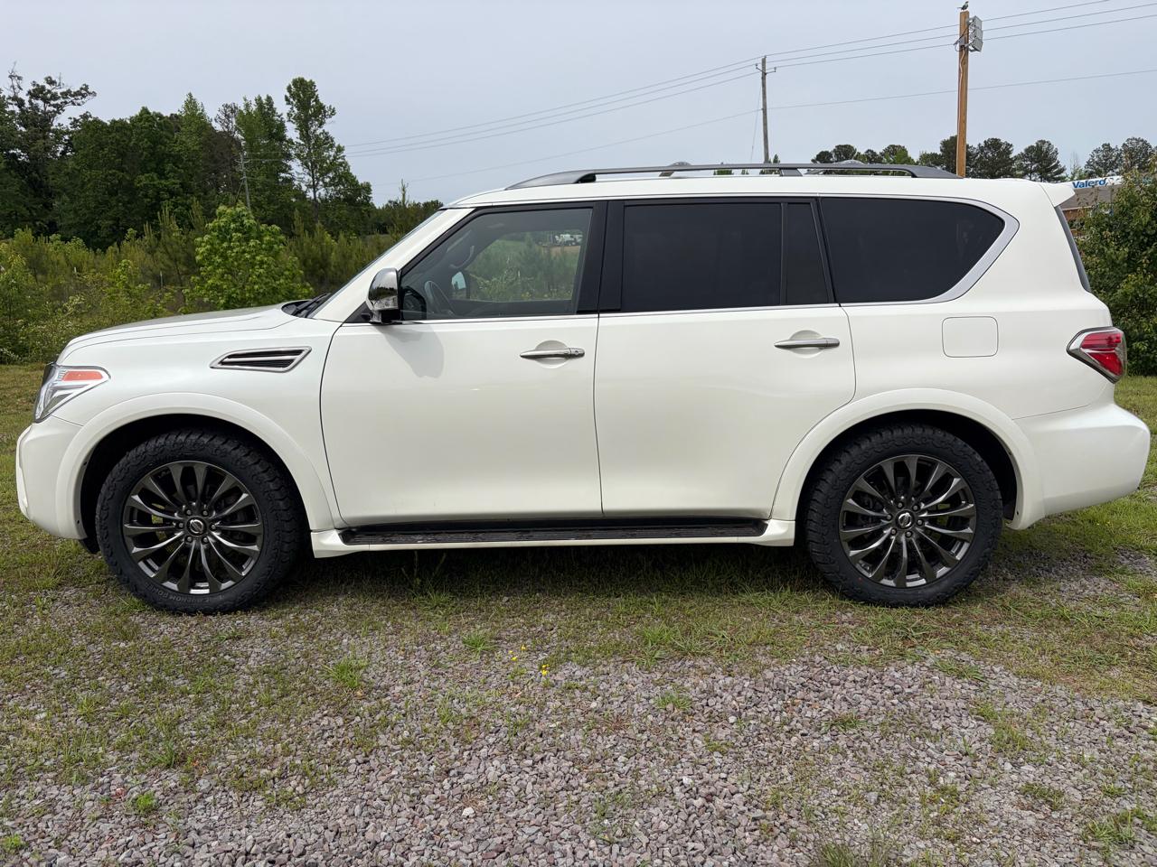 Nissan Armada  2020