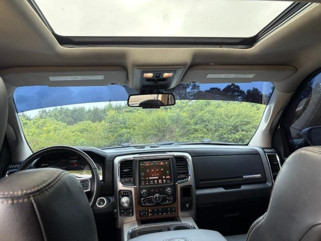 RAM 1500 Laramie Crew Cab SWB 4WD 2016