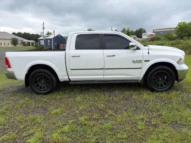 RAM 1500 Laramie Crew Cab SWB 4WD 2016