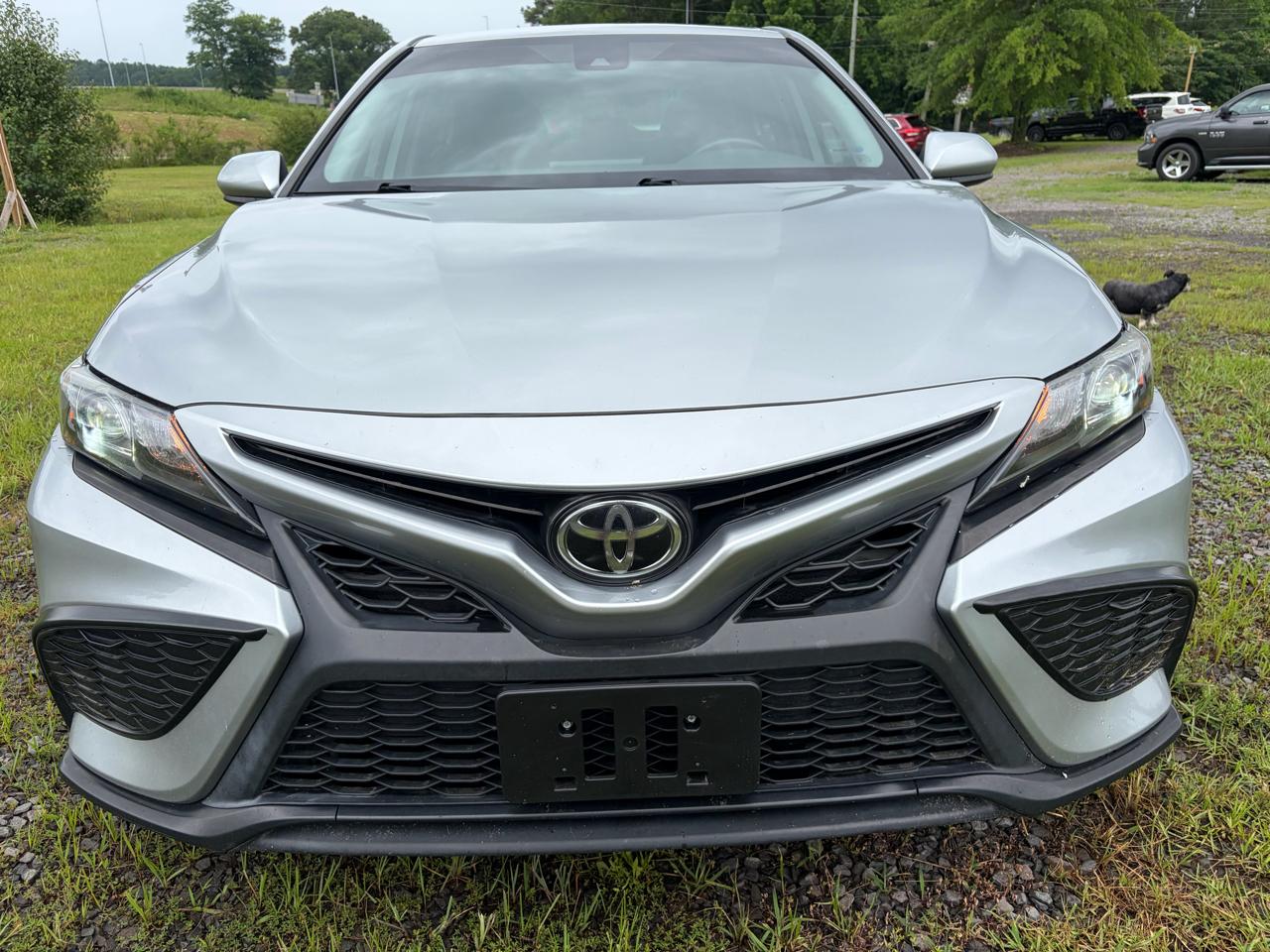 Toyota Camry SE 2021