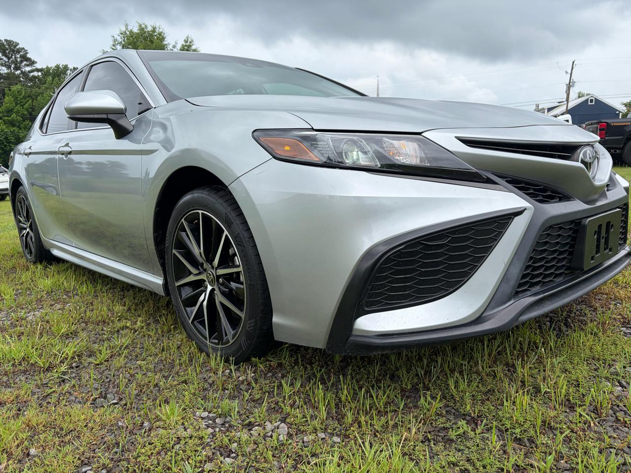 Toyota Camry SE 2021