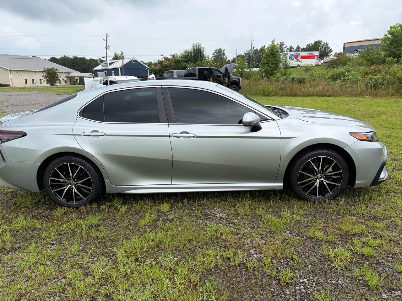 Toyota Camry SE 2021