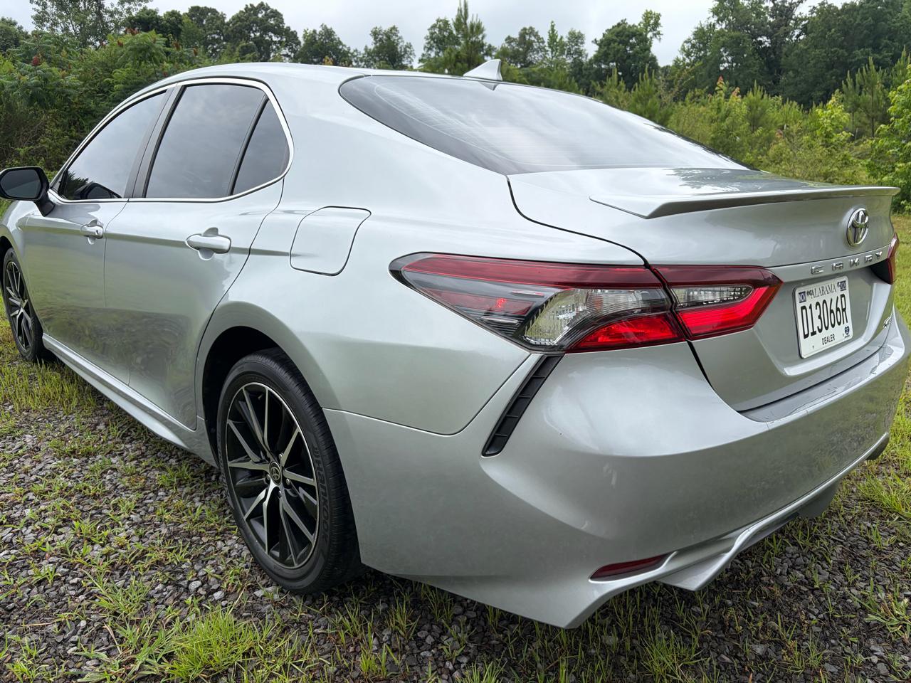 Toyota Camry SE 2021