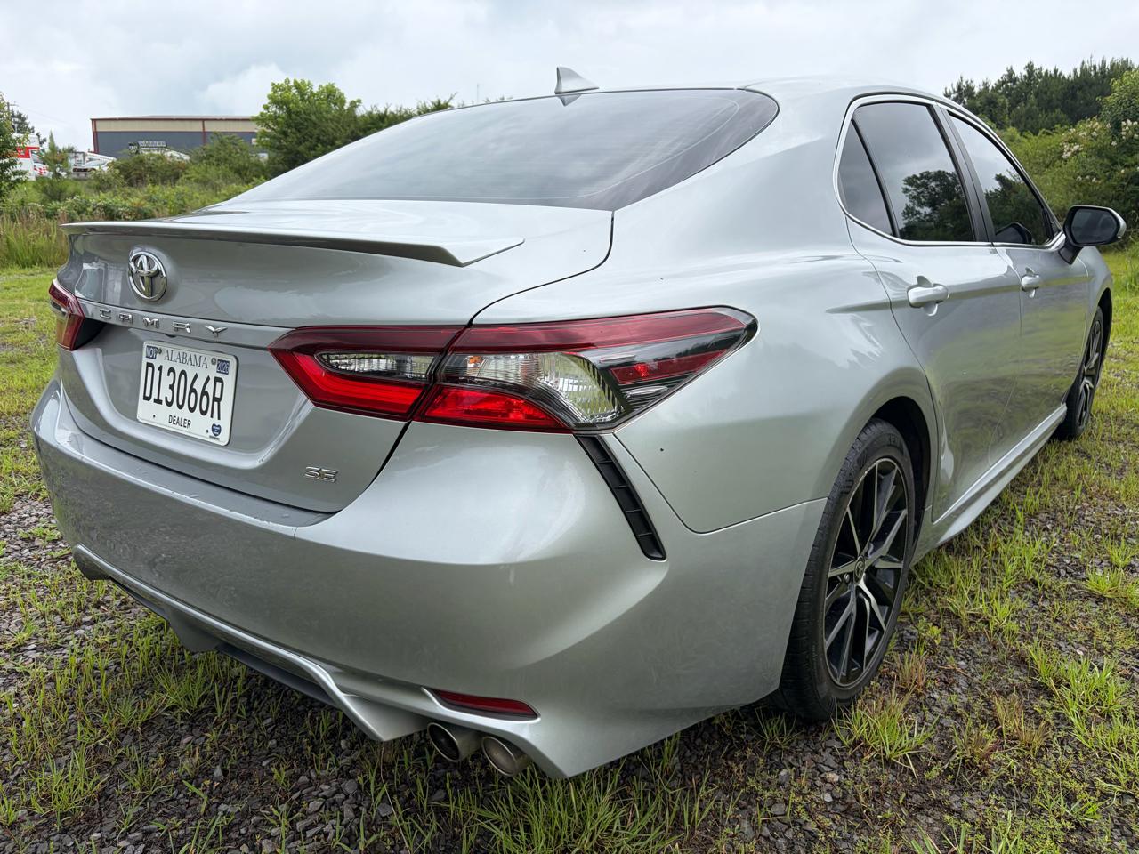 Toyota Camry SE 2021