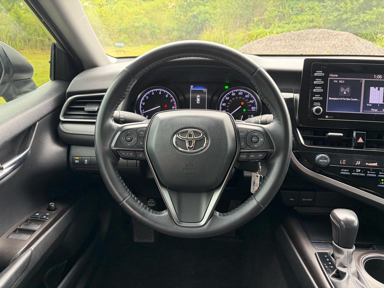 Toyota Camry SE 2021