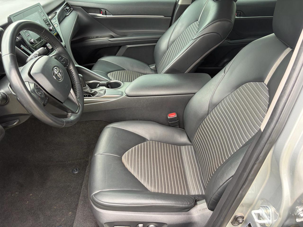 Toyota Camry SE 2021