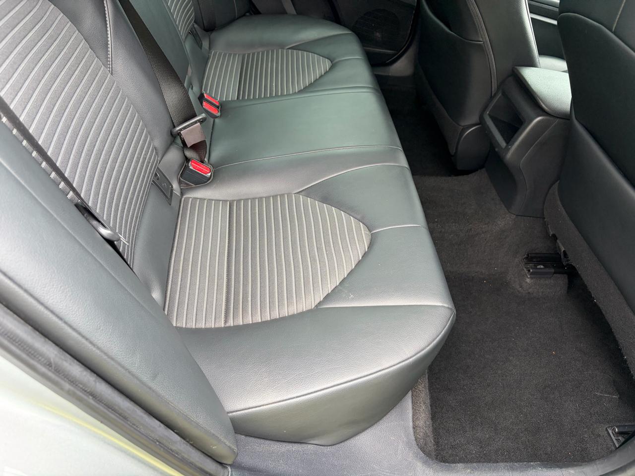 Toyota Camry SE 2021