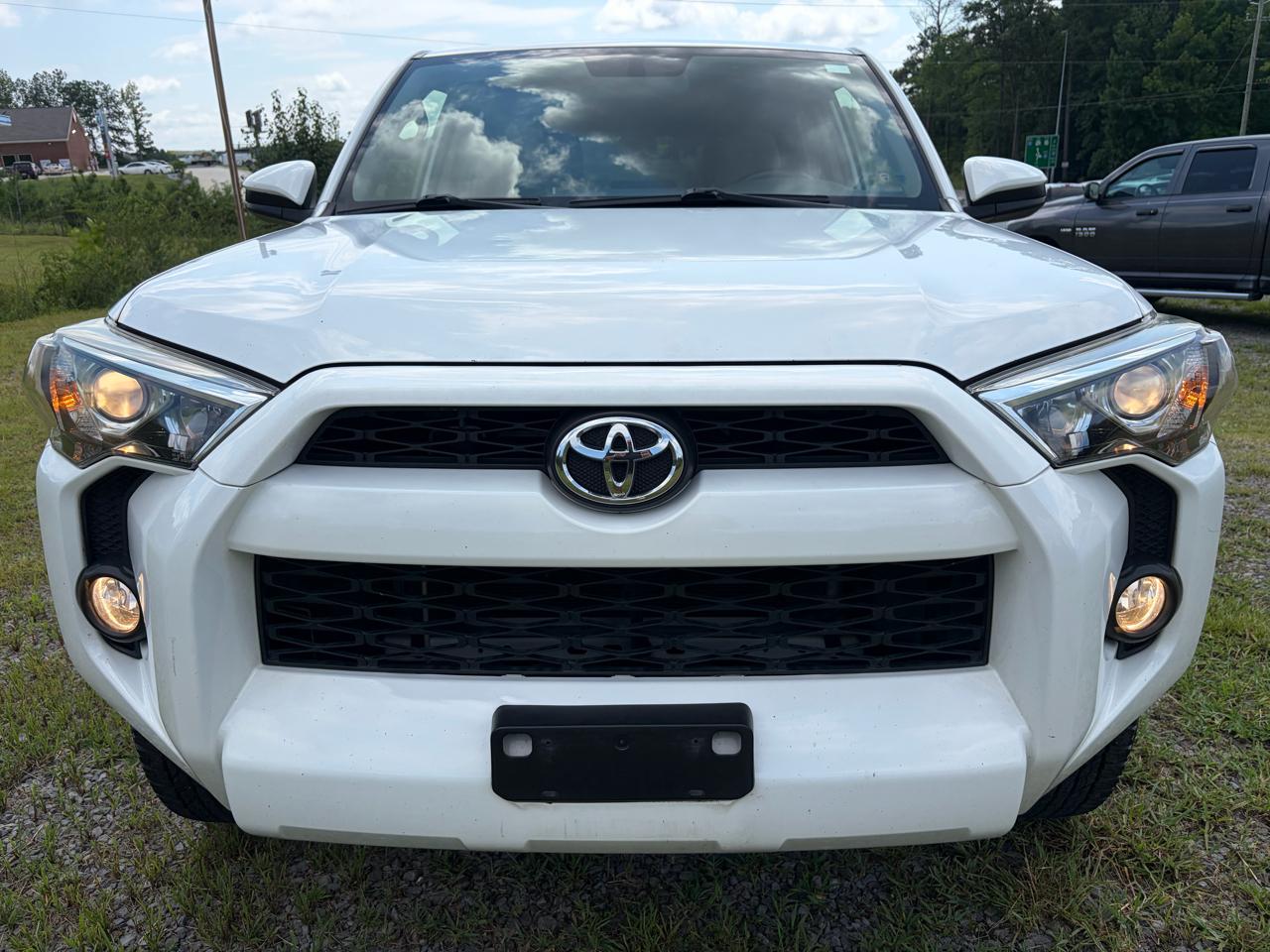 Toyota 4Runner SR5 2WD 2015