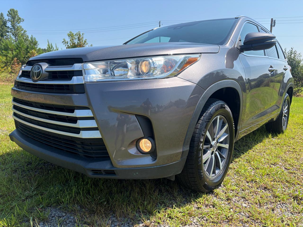 2017 Toyota Highlander XLE FWD photo