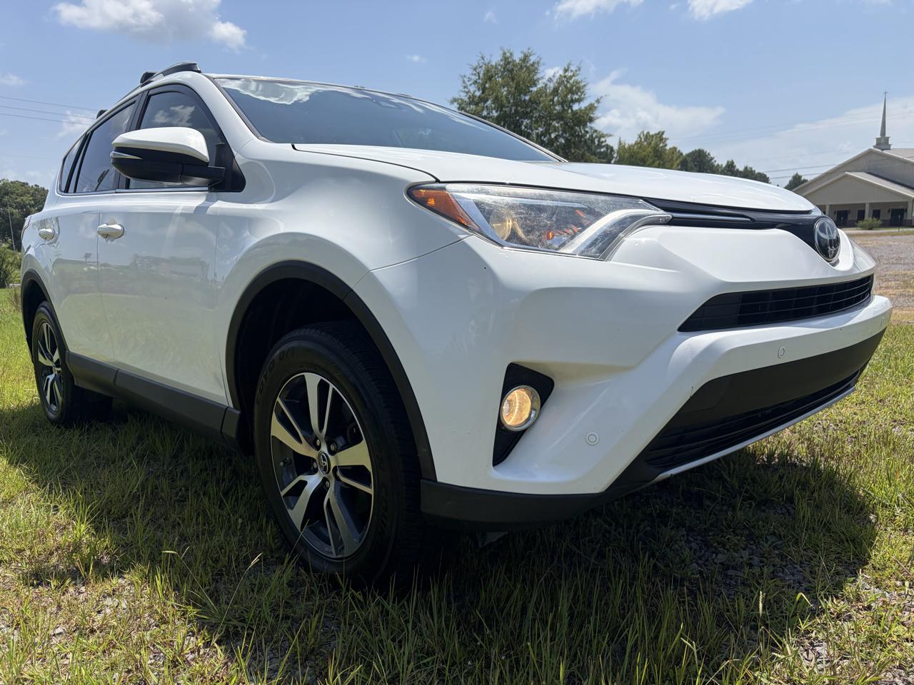 Toyota RAV4 XLE FWD 2017