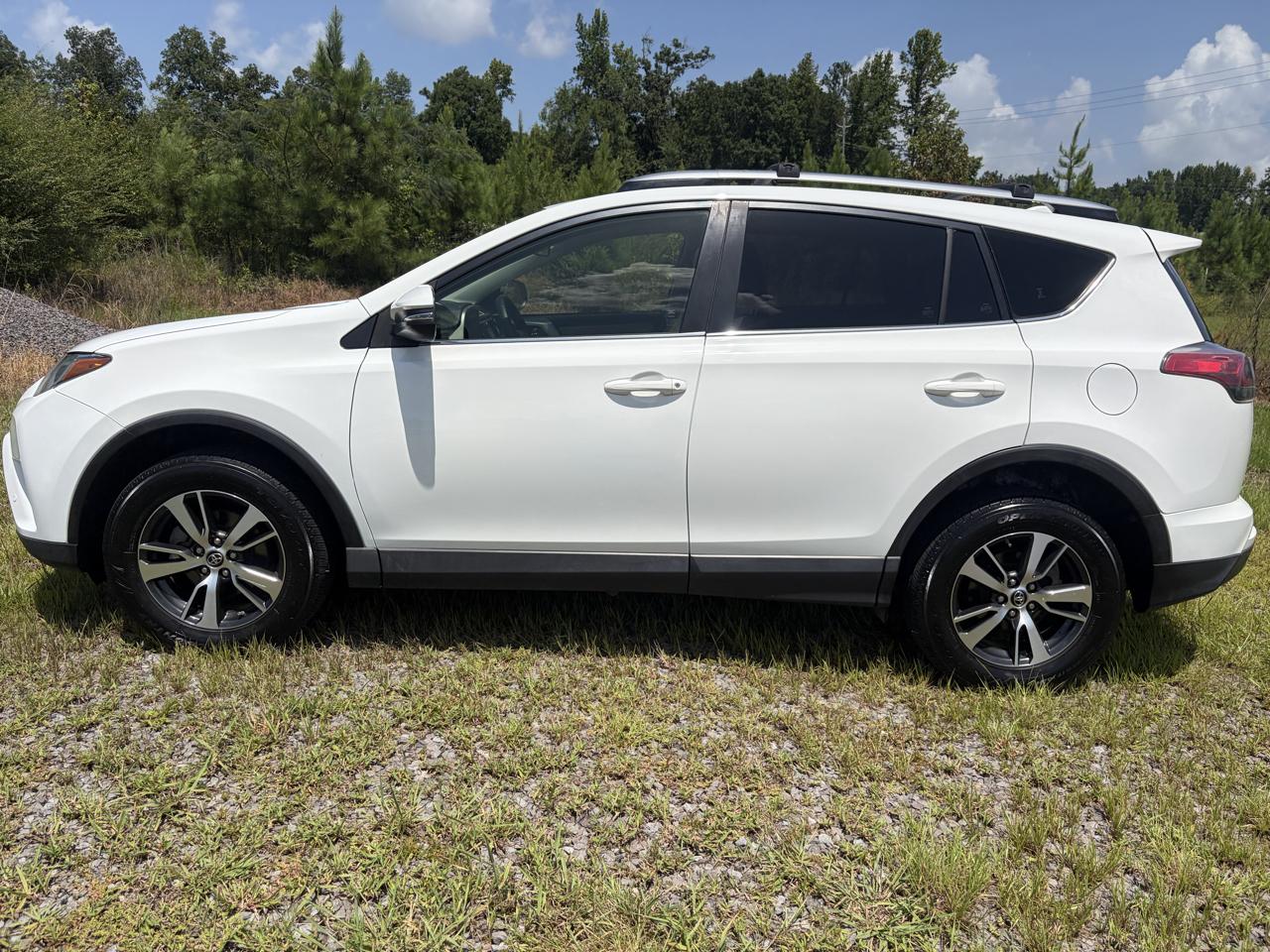 Toyota RAV4 XLE FWD 2017
