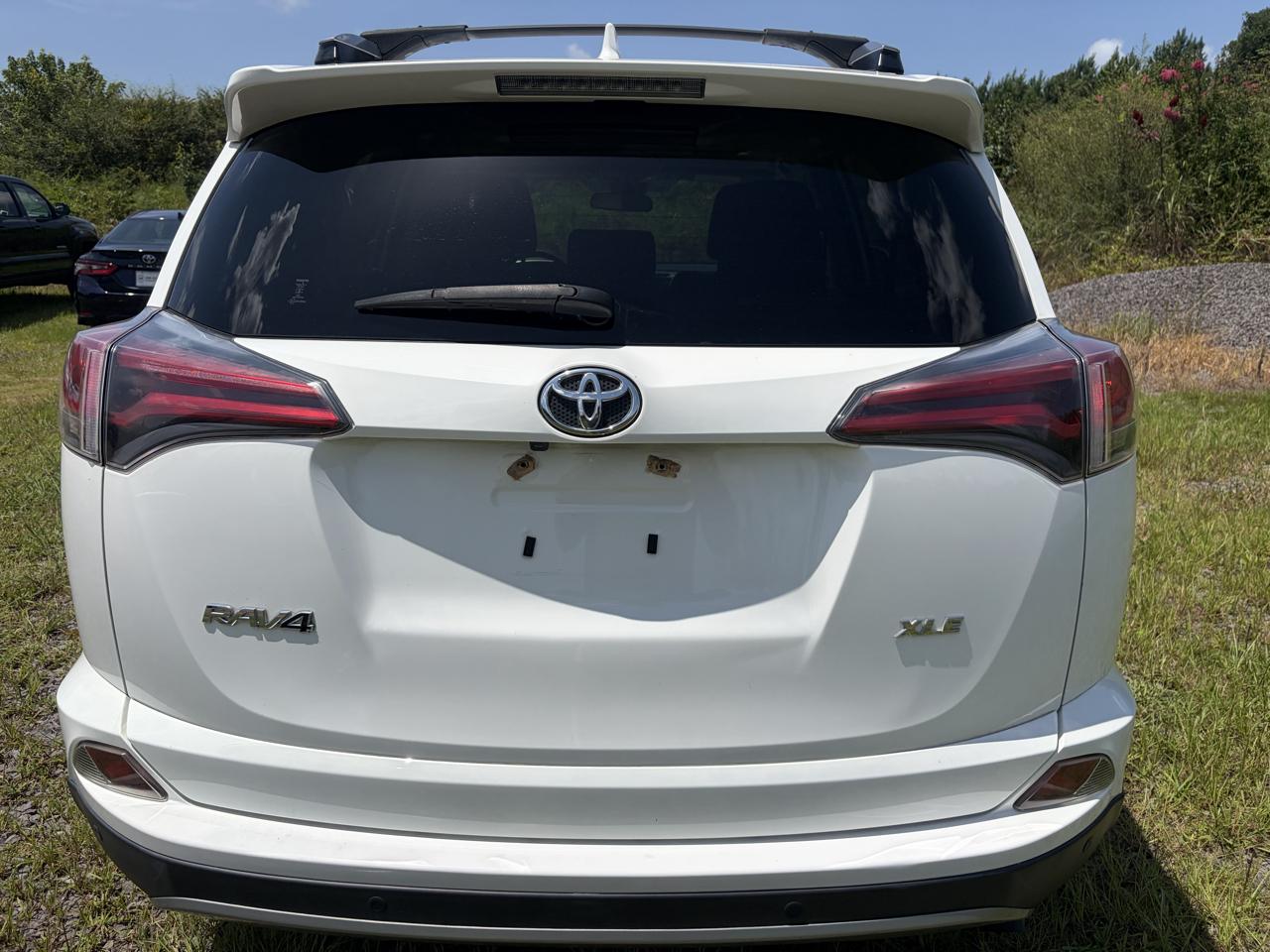 Toyota RAV4 XLE FWD 2017