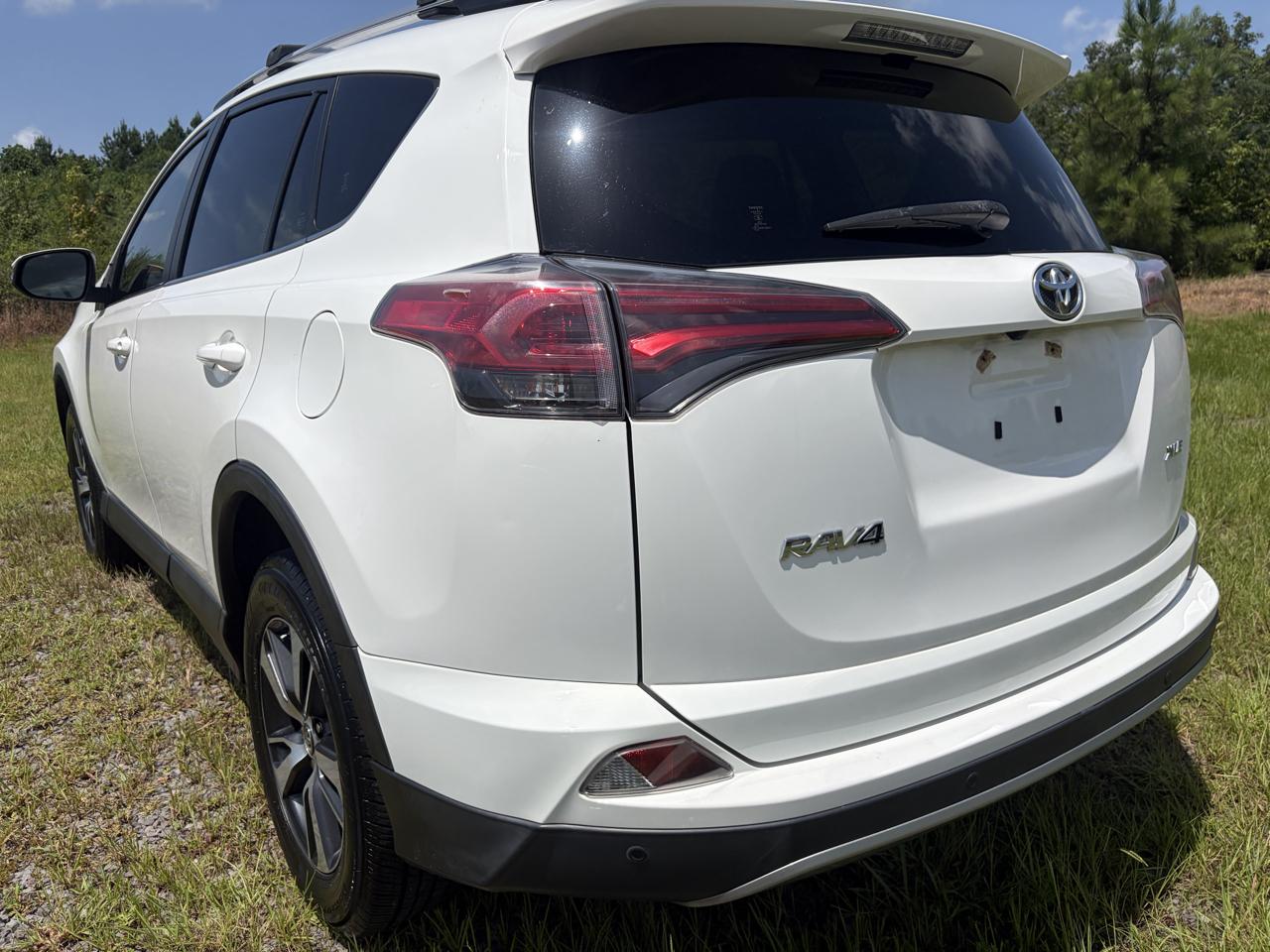 Toyota RAV4 XLE FWD 2017