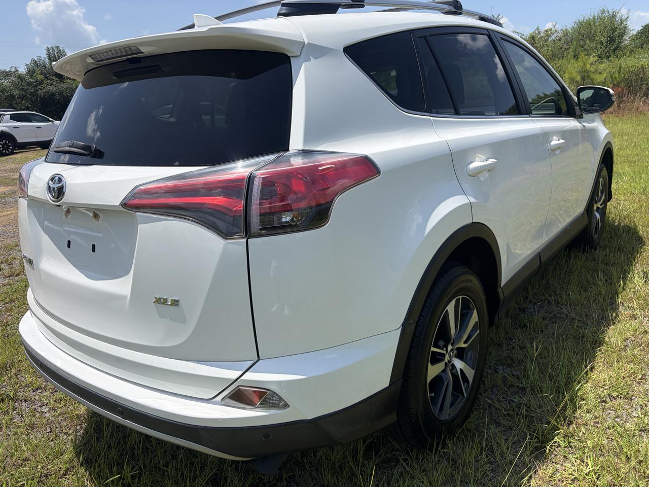 Toyota RAV4 XLE FWD 2017
