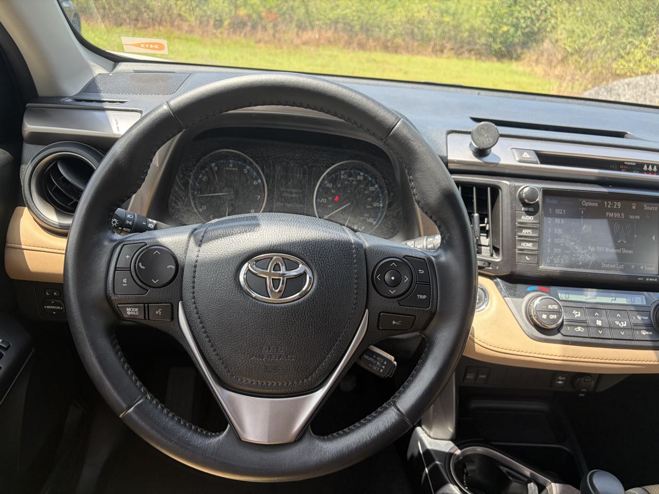 Toyota RAV4 XLE FWD 2017