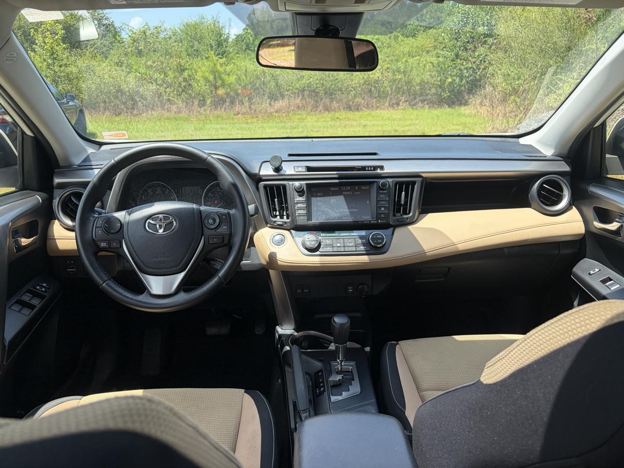 Toyota RAV4 XLE FWD 2017