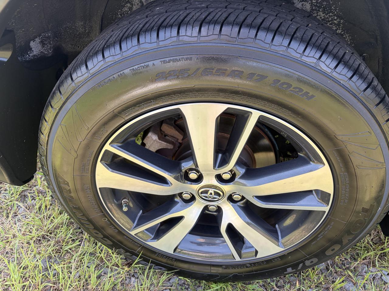 Toyota RAV4 XLE FWD 2017