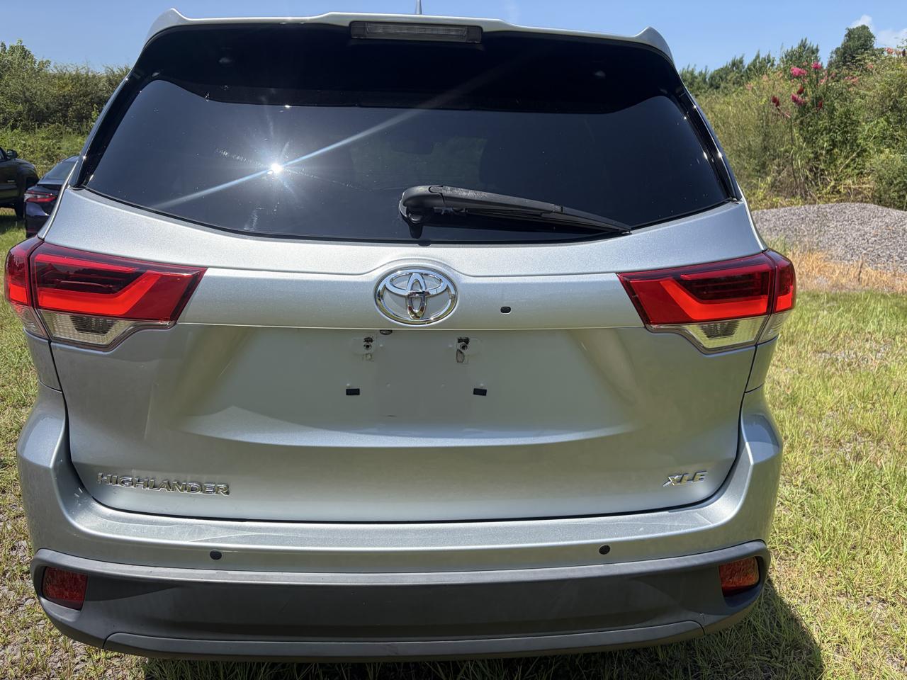Toyota Highlander XLE 2WD 2019