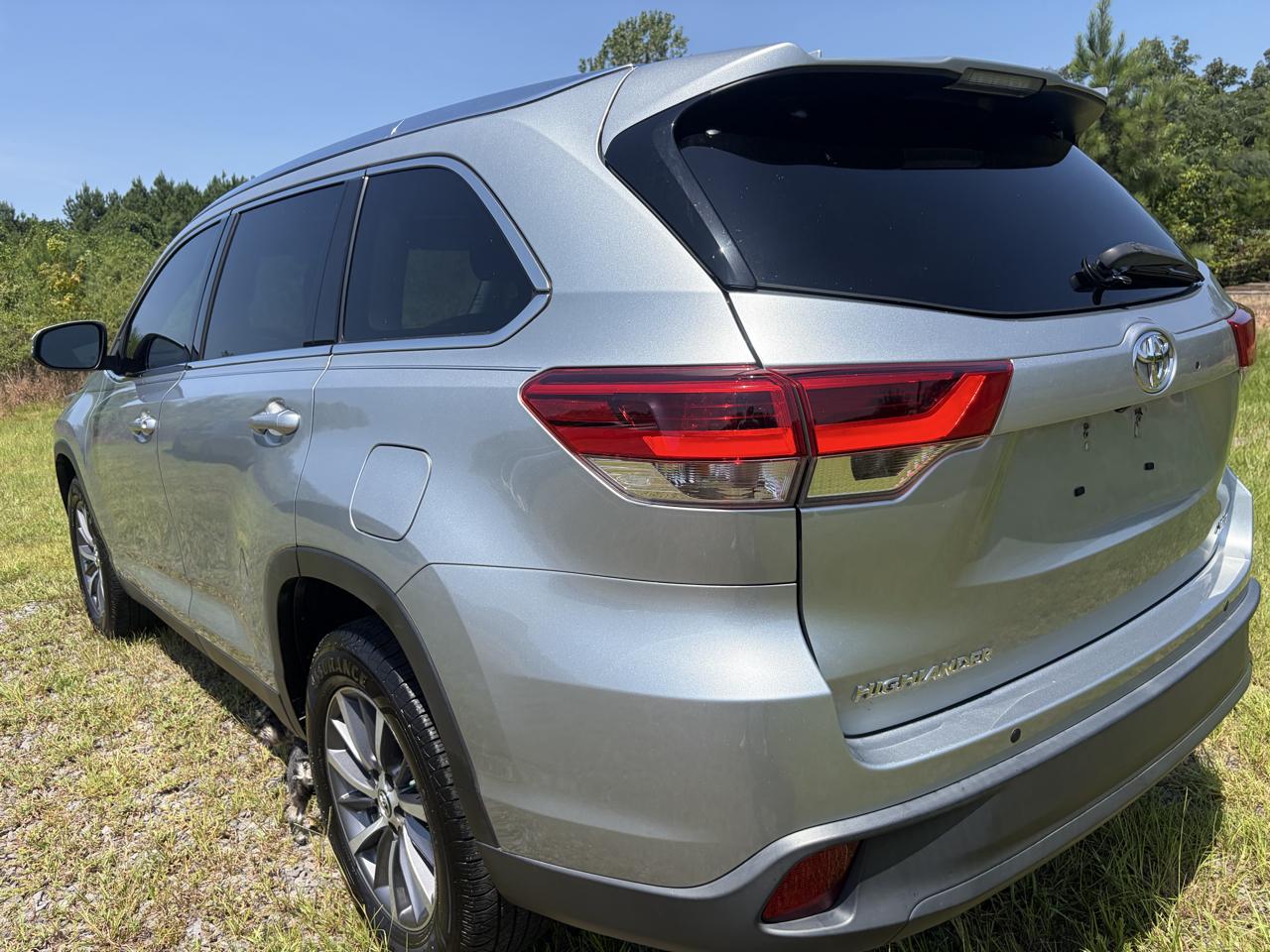 Toyota Highlander XLE 2WD 2019