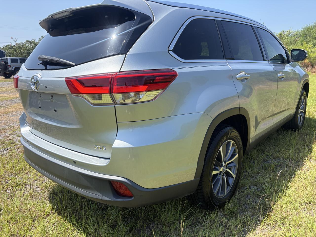 Toyota Highlander XLE 2WD 2019