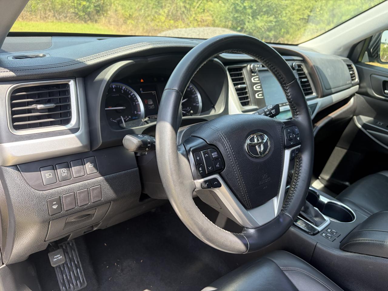 Toyota Highlander XLE 2WD 2019