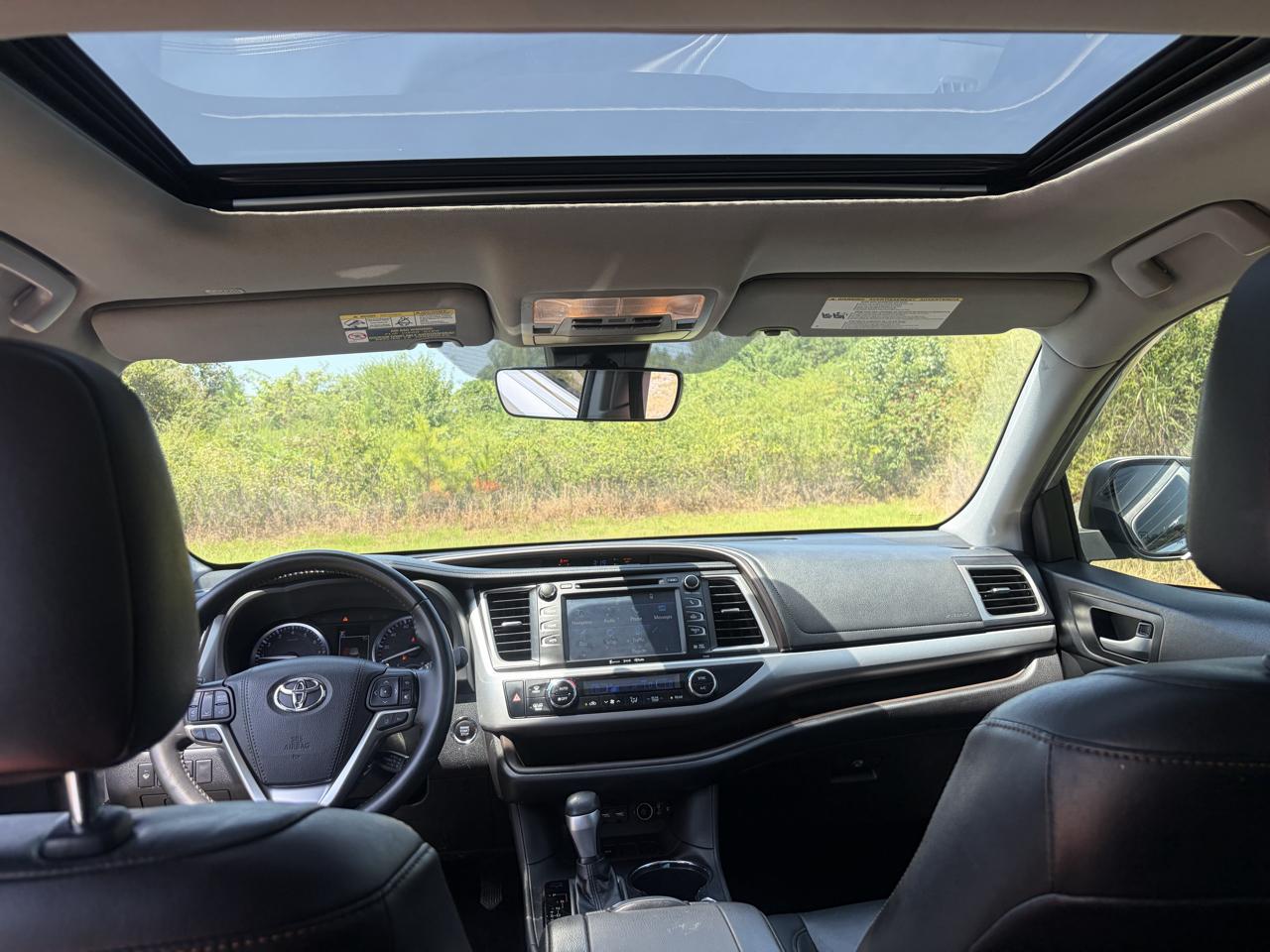 Toyota Highlander XLE 2WD 2019