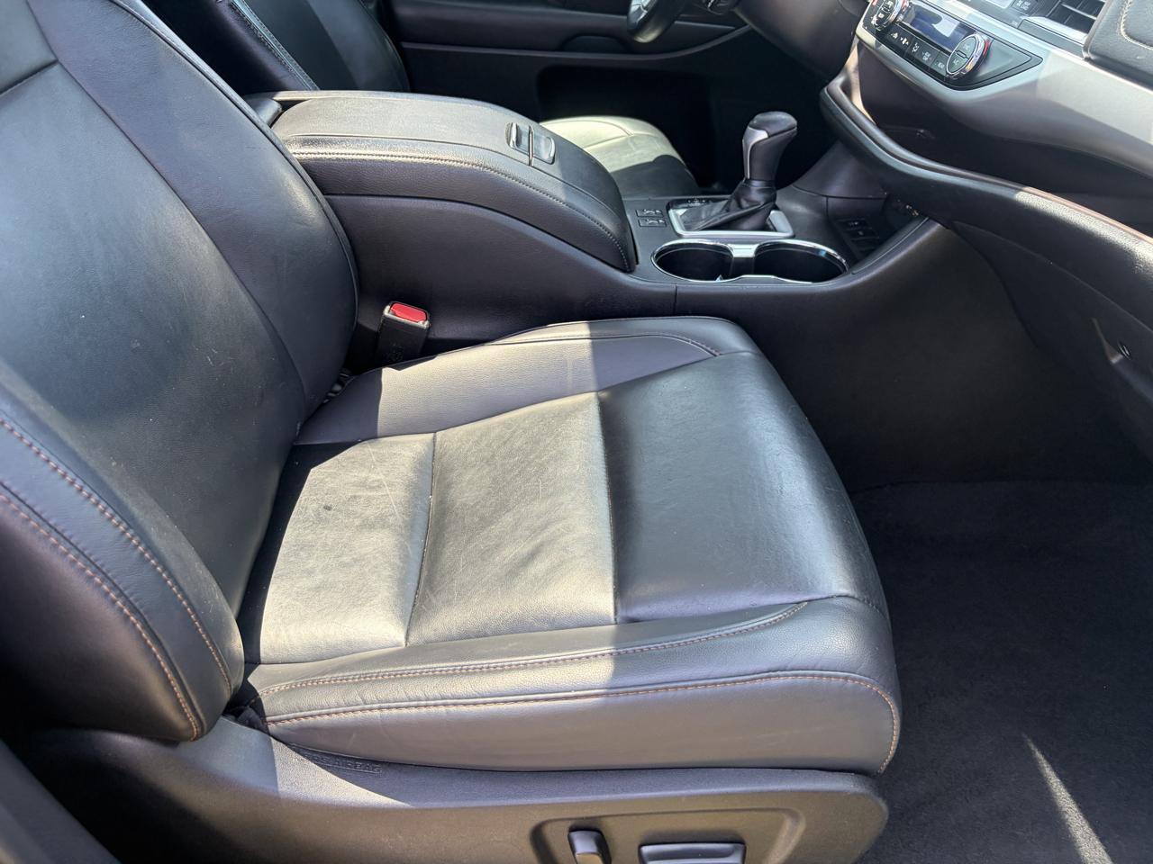 Toyota Highlander XLE 2WD 2019
