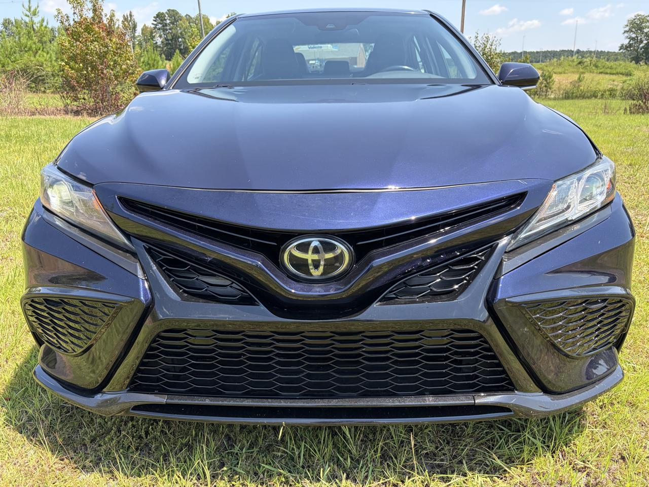 Toyota Camry SE 2022