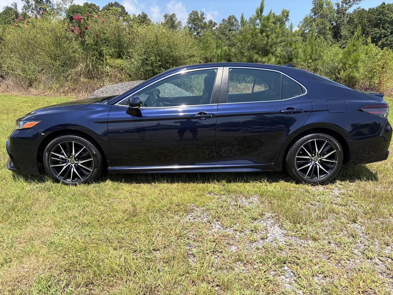 Toyota Camry SE 2022