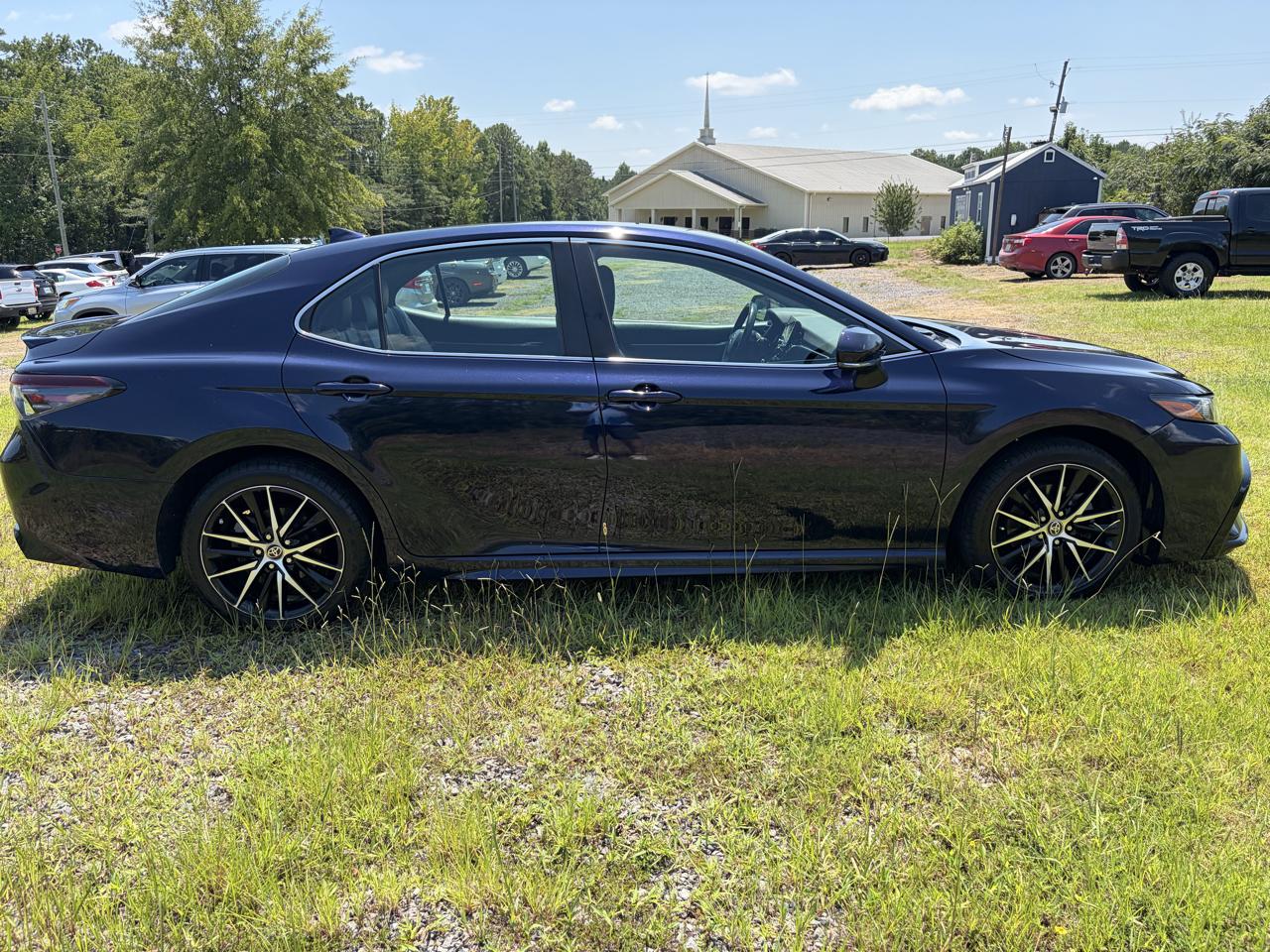 Toyota Camry SE 2022