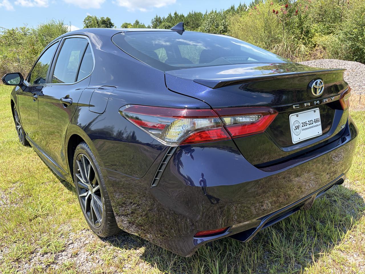 Toyota Camry SE 2022