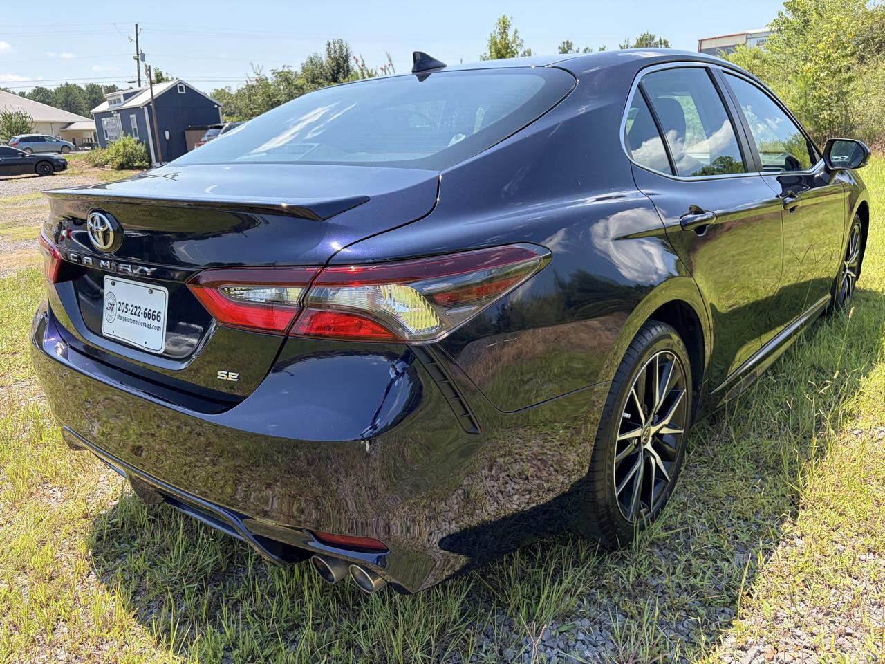 Toyota Camry SE 2022