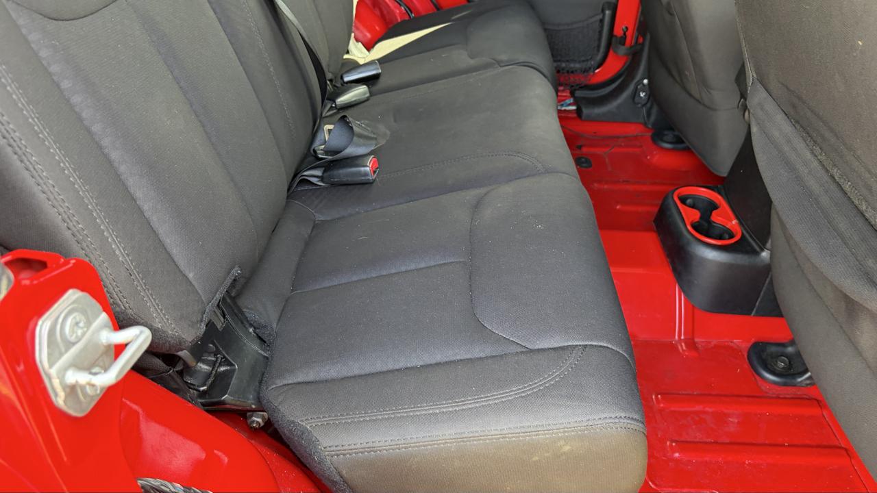 Jeep Wrangler Unlimited Sport 4WD 2015