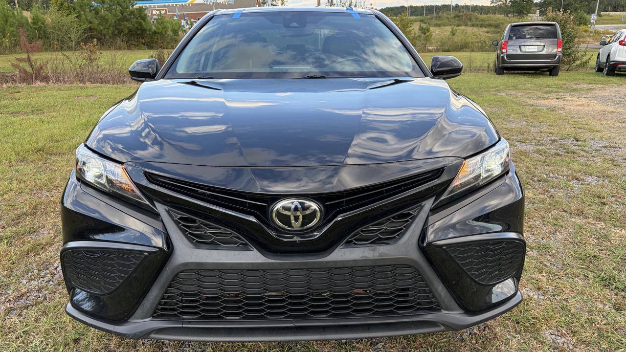 Toyota Camry SE 2021