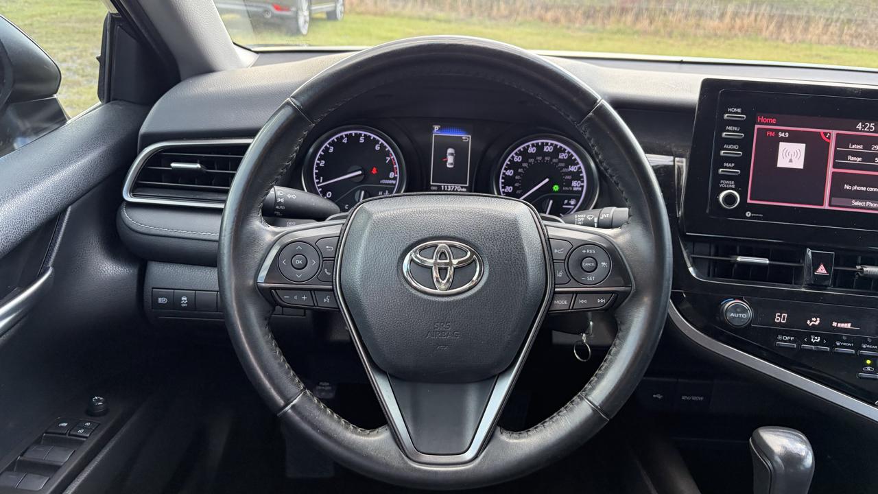 Toyota Camry SE 2021