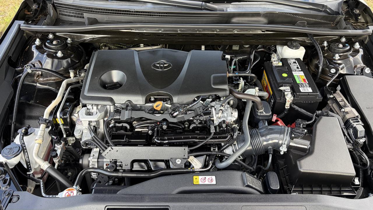 Toyota Camry SE 2021