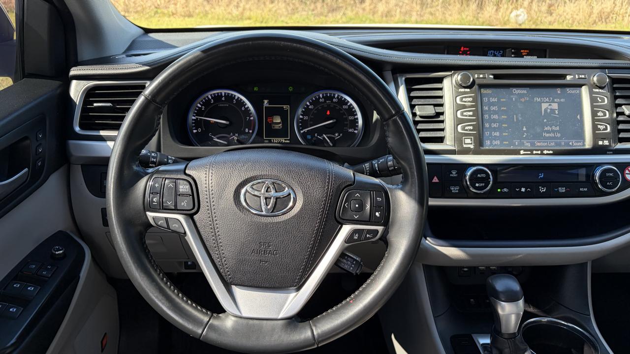Toyota Highlander Limited FWD V6 2019