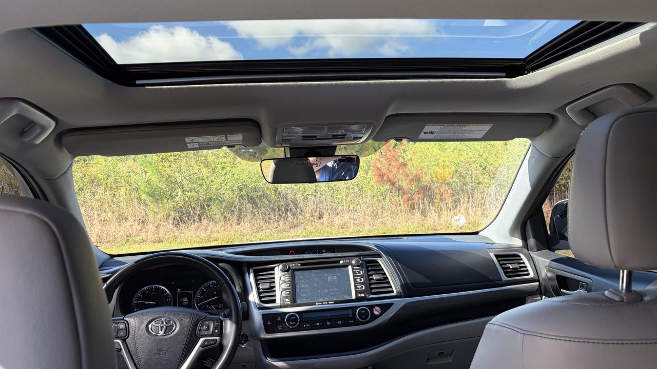 Toyota Highlander Limited FWD V6 2019