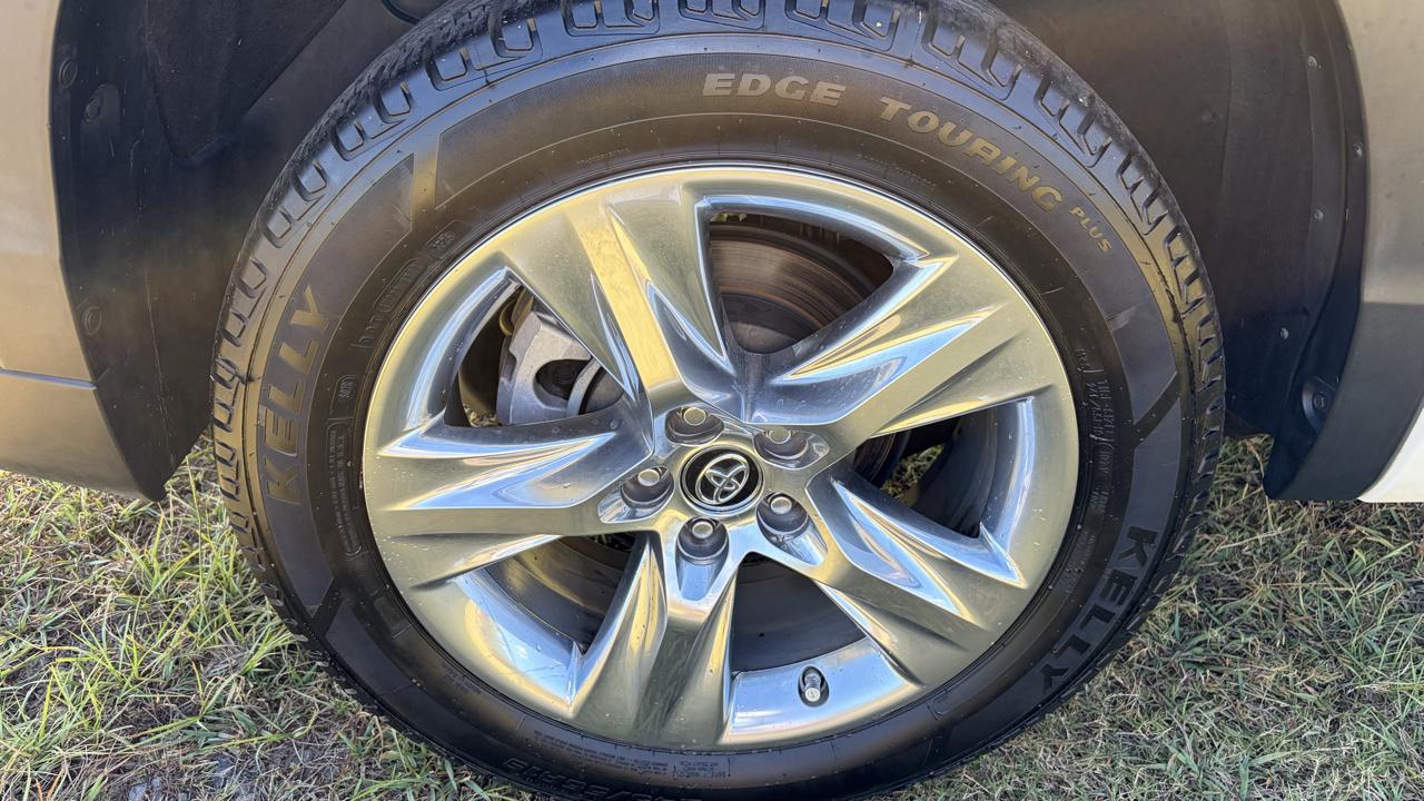 Toyota Highlander Limited FWD V6 2019