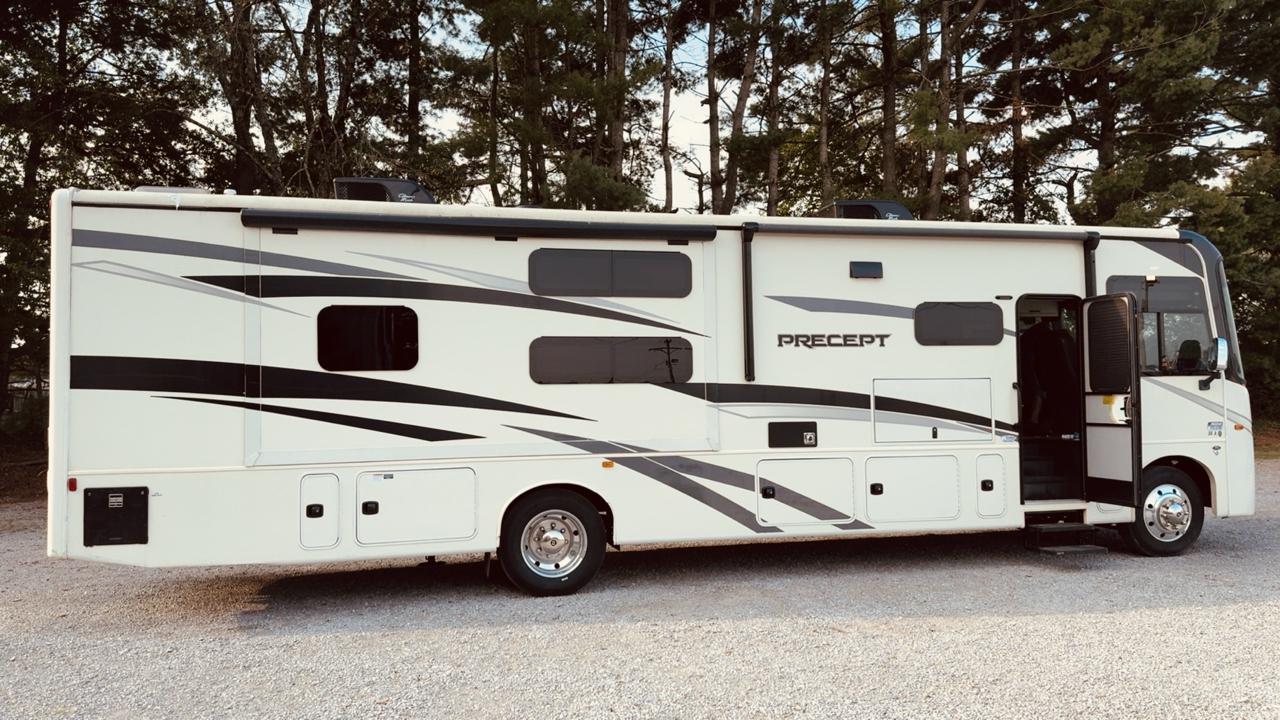 Ford Stripped Chassis Motorhome  2022