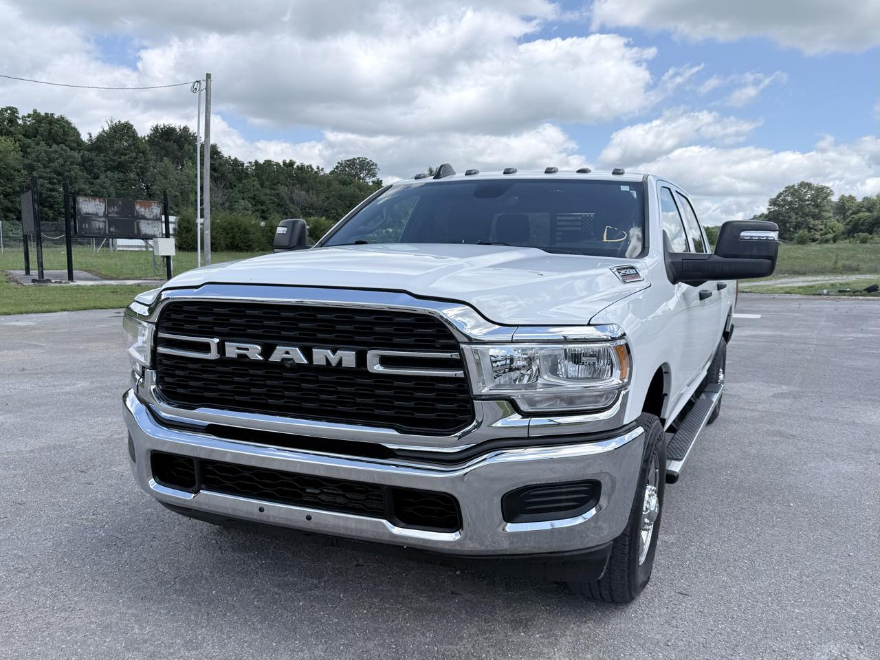 RAM 2500 Tradesman Crew Cab SWB 4WD 2024